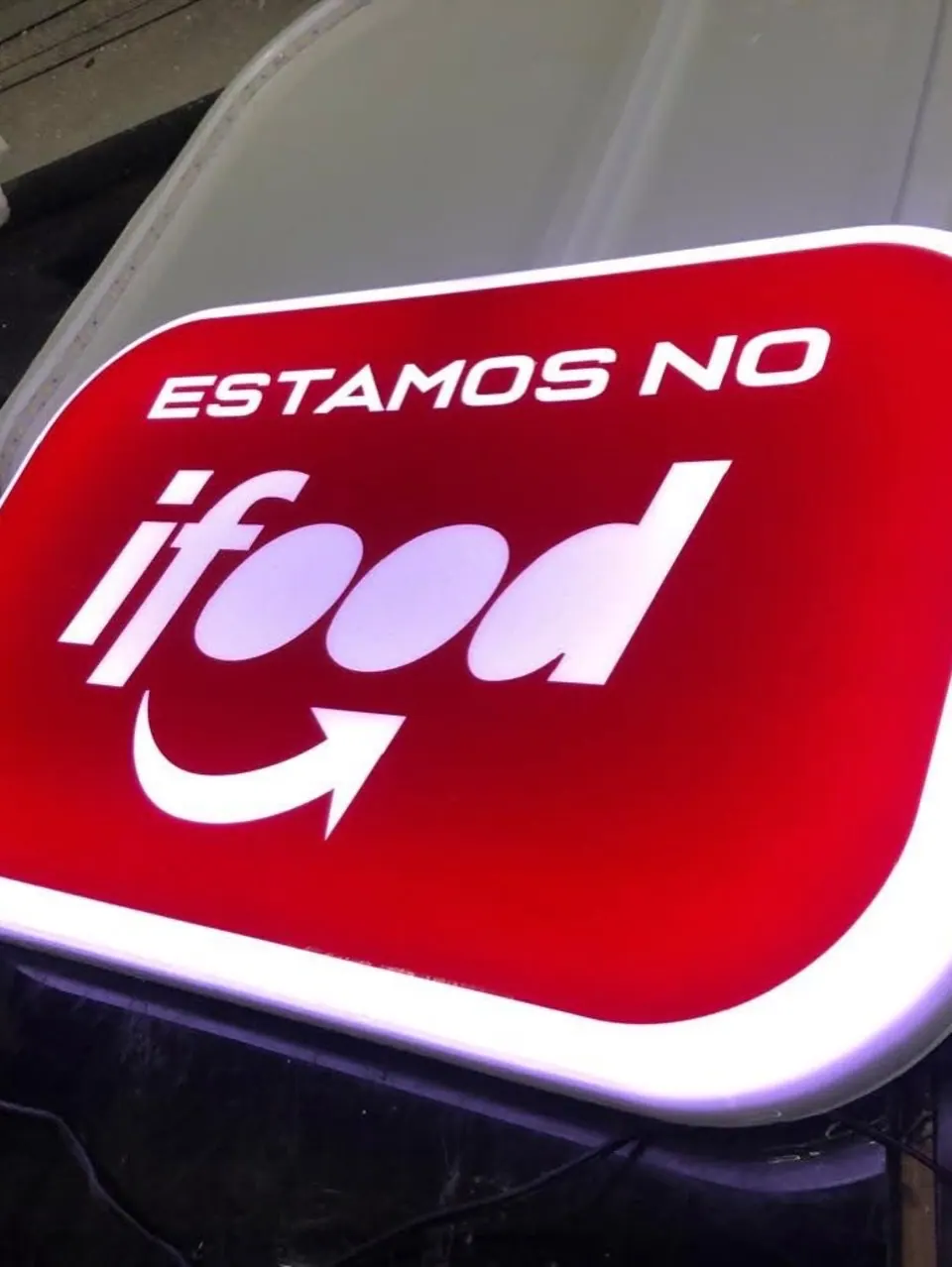 Peças cenográficas da ação iFood e Budweiser com tema futebol — foto 2
