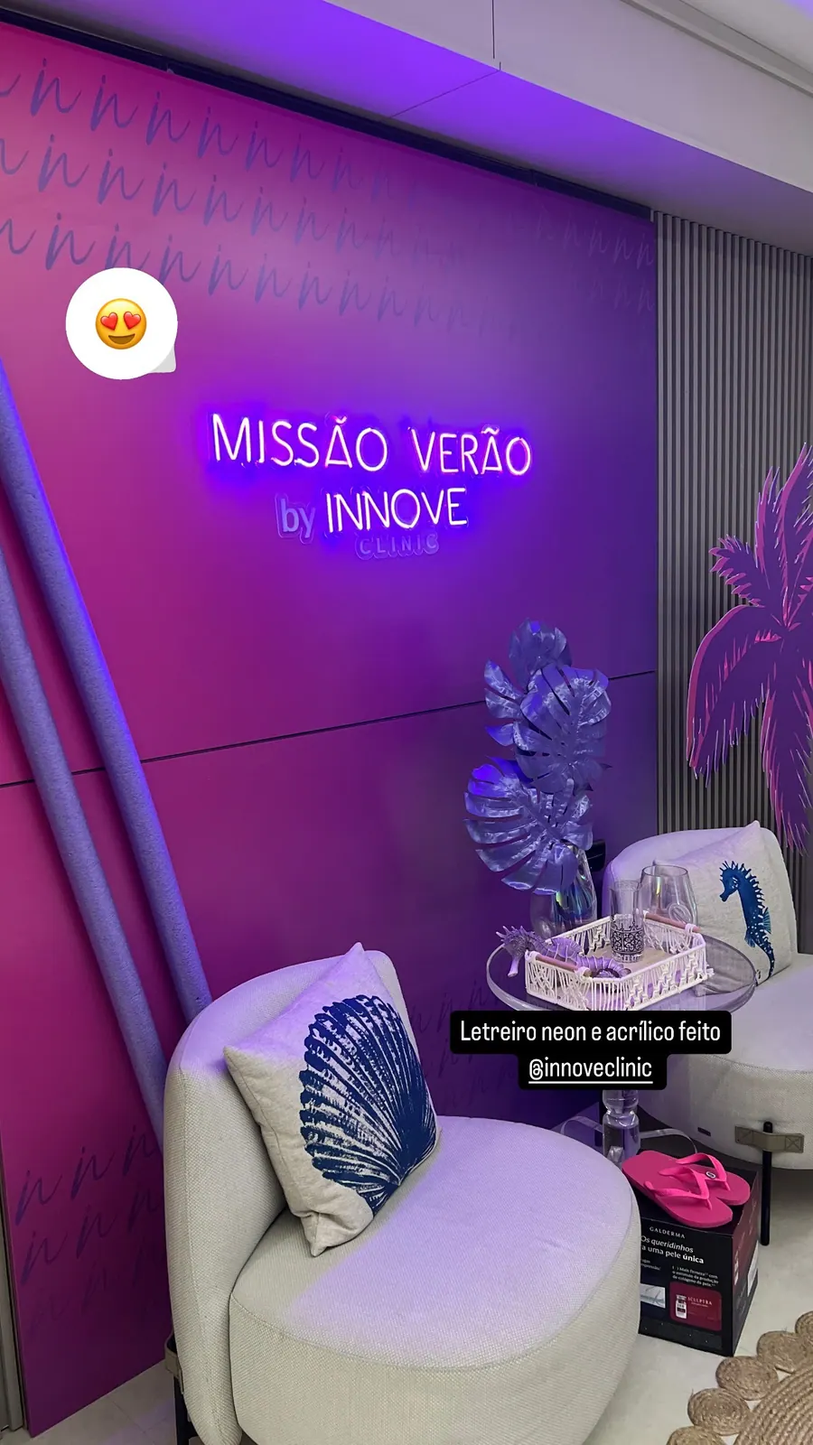 Letreiro neon Missão Verão da Innove Clinic